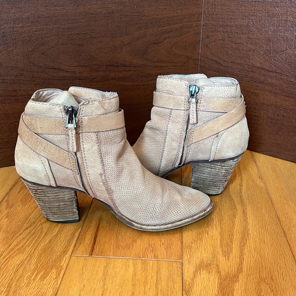 Brown booties - Picture 2 of 4